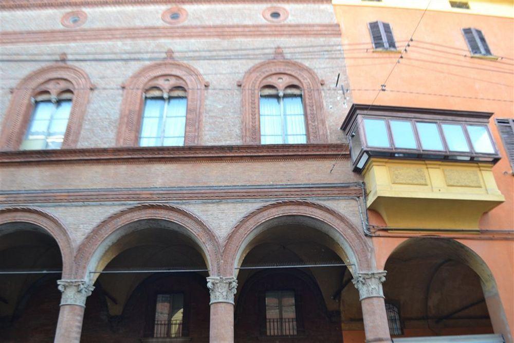 B&B And Home La Piazzetta Della Pioggia Bologna Exterior foto