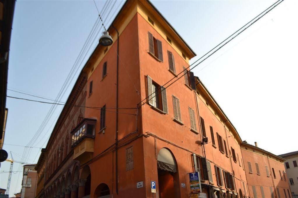 B&B And Home La Piazzetta Della Pioggia Bologna Exterior foto